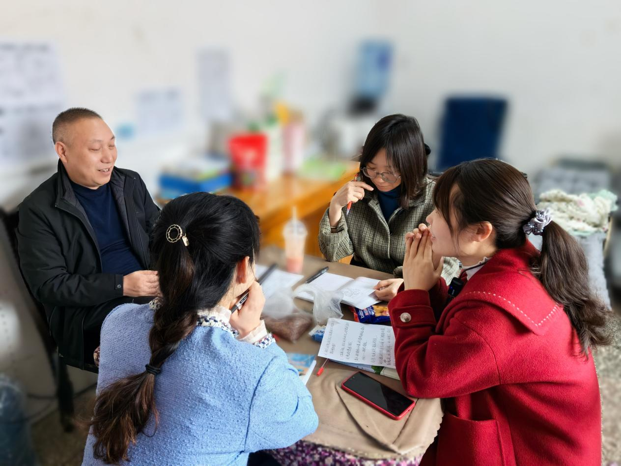 城區(qū)二小青藍(lán)學(xué)院“青藍(lán)之約”教研約課活動(dòng)圓滿結(jié)束