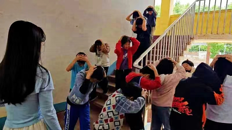 筑牢安全防線，安全銘記心間