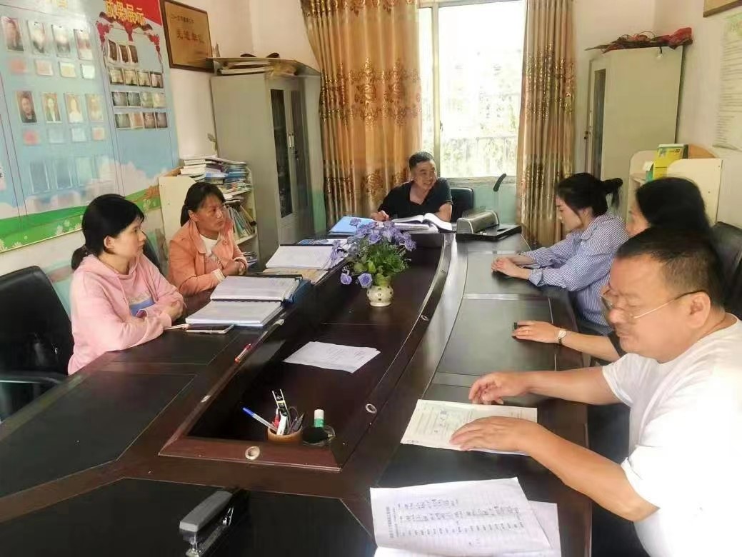 樹師德師風，塑師表形象