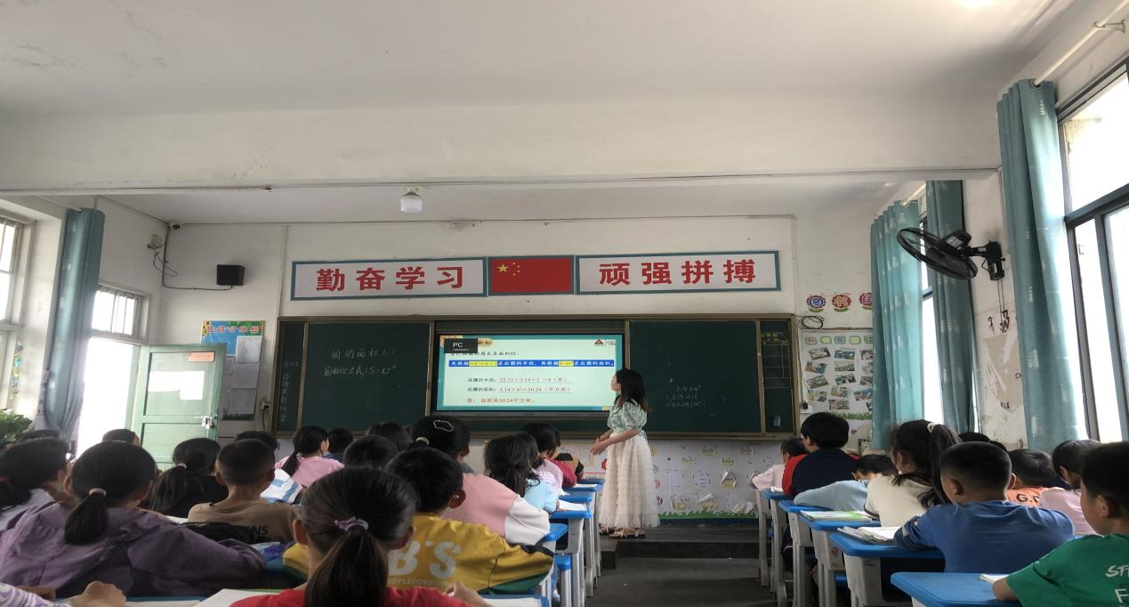 紅光小學(xué)舉行青年教師教學(xué)競賽