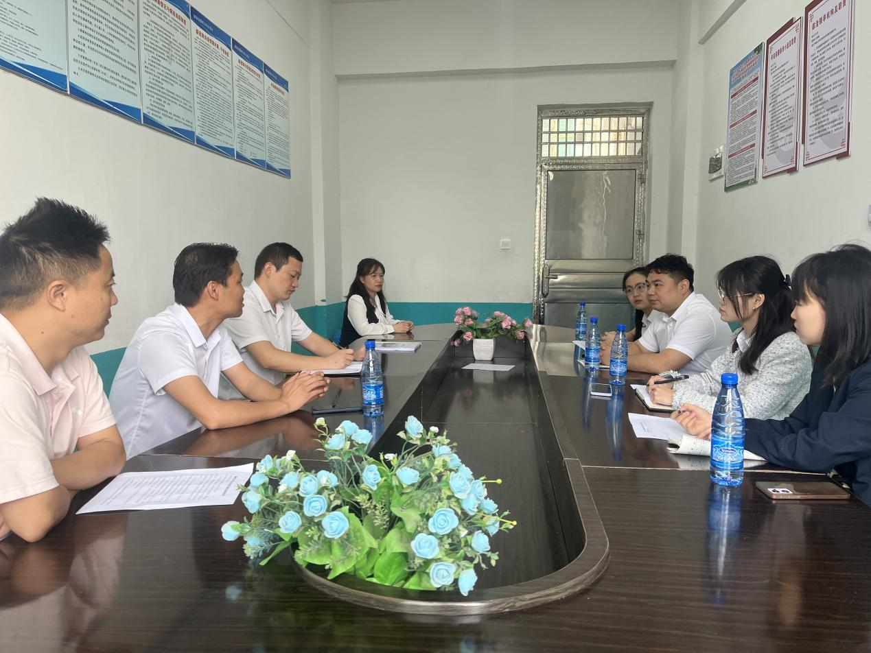 視導(dǎo)送教促交流 攜手共進(jìn)助成長