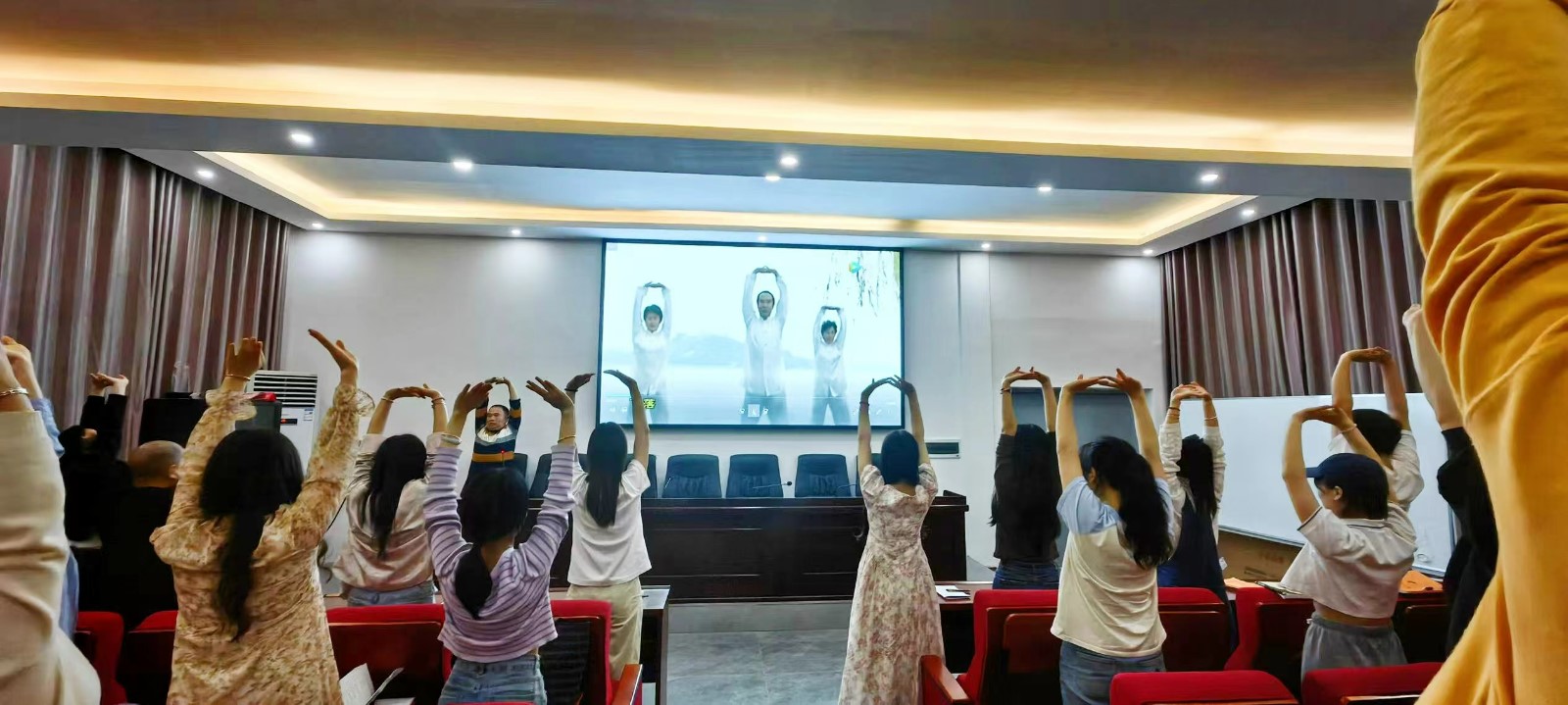 “錦”動(dòng)心靜，向陽(yáng)而生