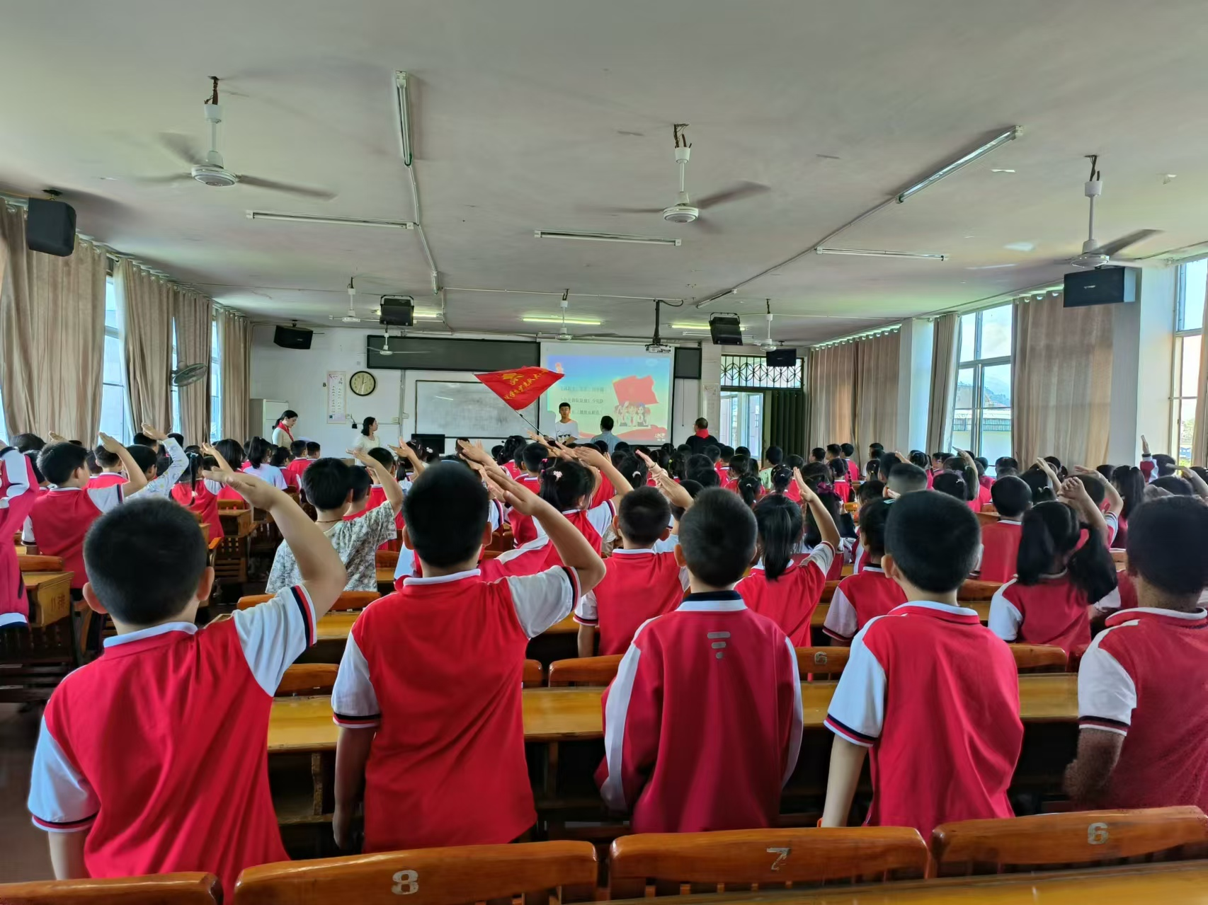 金城學(xué)校舉行少先隊(duì)員入隊(duì)儀式