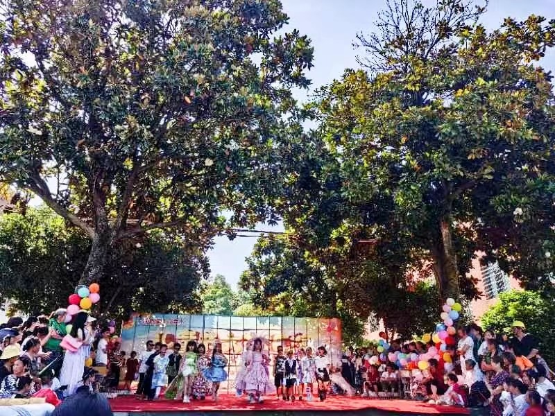 歡樂童年，快樂成長