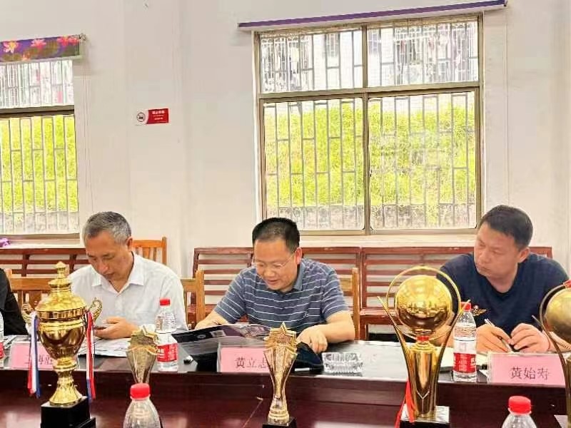 圍桌話職教，戮力謀發(fā)展