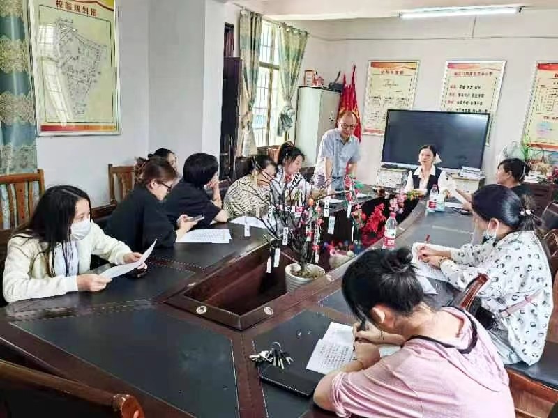 落實(shí)學(xué)安委會議精神，筑牢校園安全防線