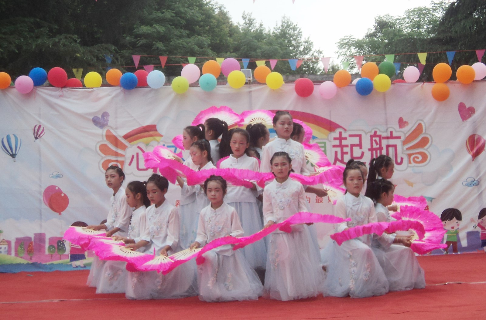 下花橋鎮(zhèn)七校聯(lián)合舉行“第73個國際六一兒童節(jié)”文藝匯演