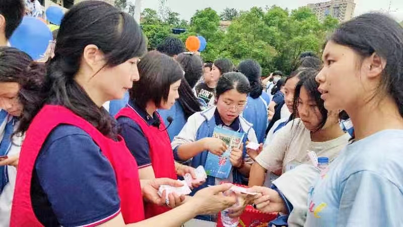 解壓賦能 笑迎中考