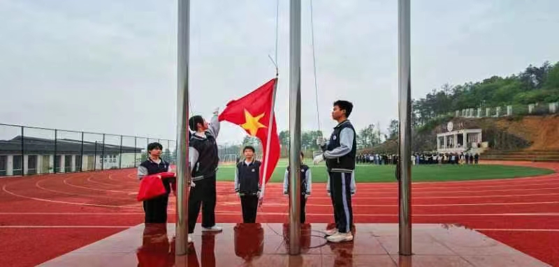 未來在前方，早戀不必行