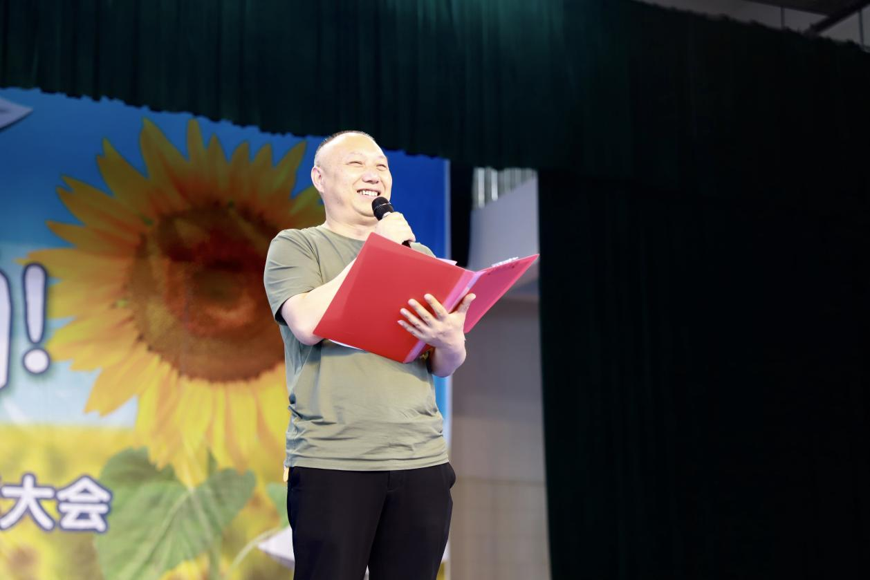 像安徒生一樣努力，成為自己的“白天鵝”