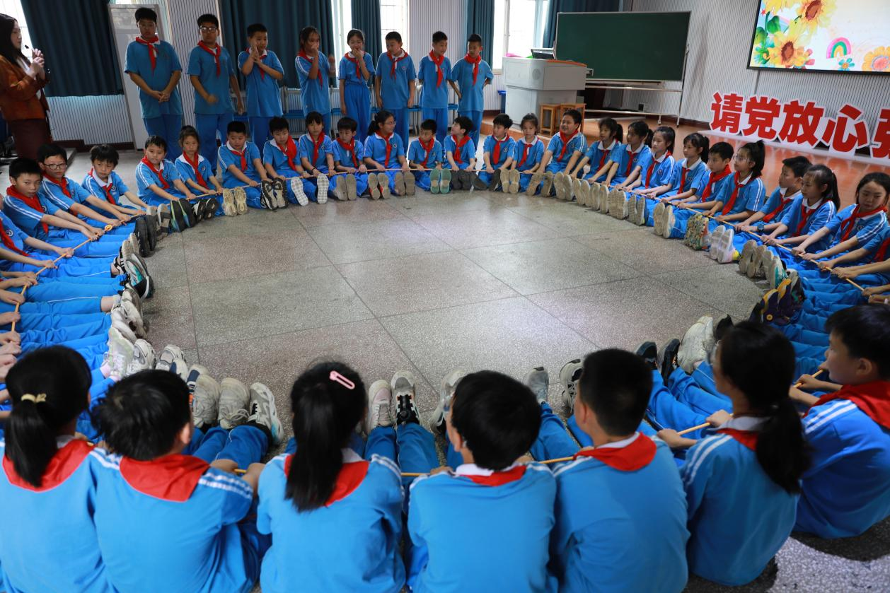 城區(qū)二小魅力思政課：陽光同行，賦能減壓