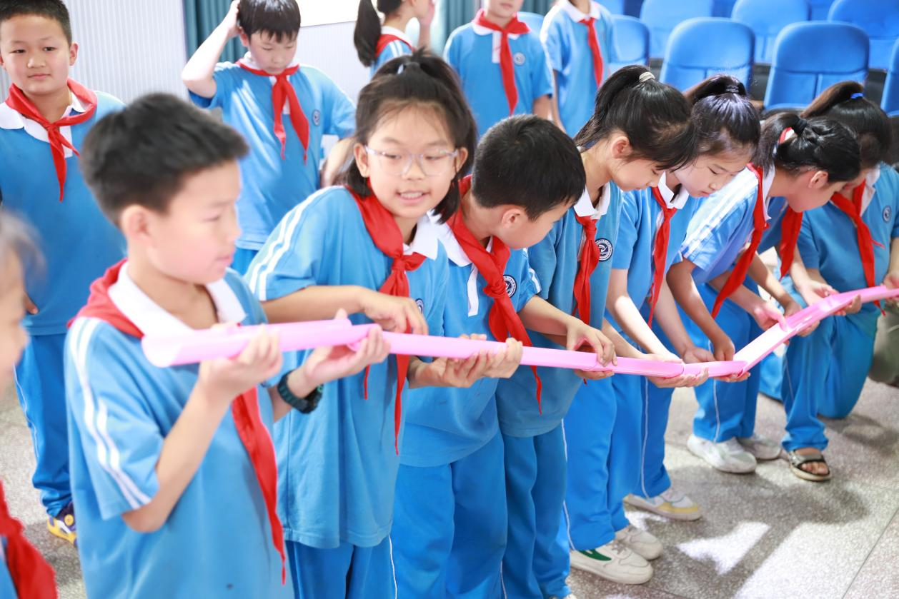 城區(qū)二小魅力思政課：陽光同行，賦能減壓