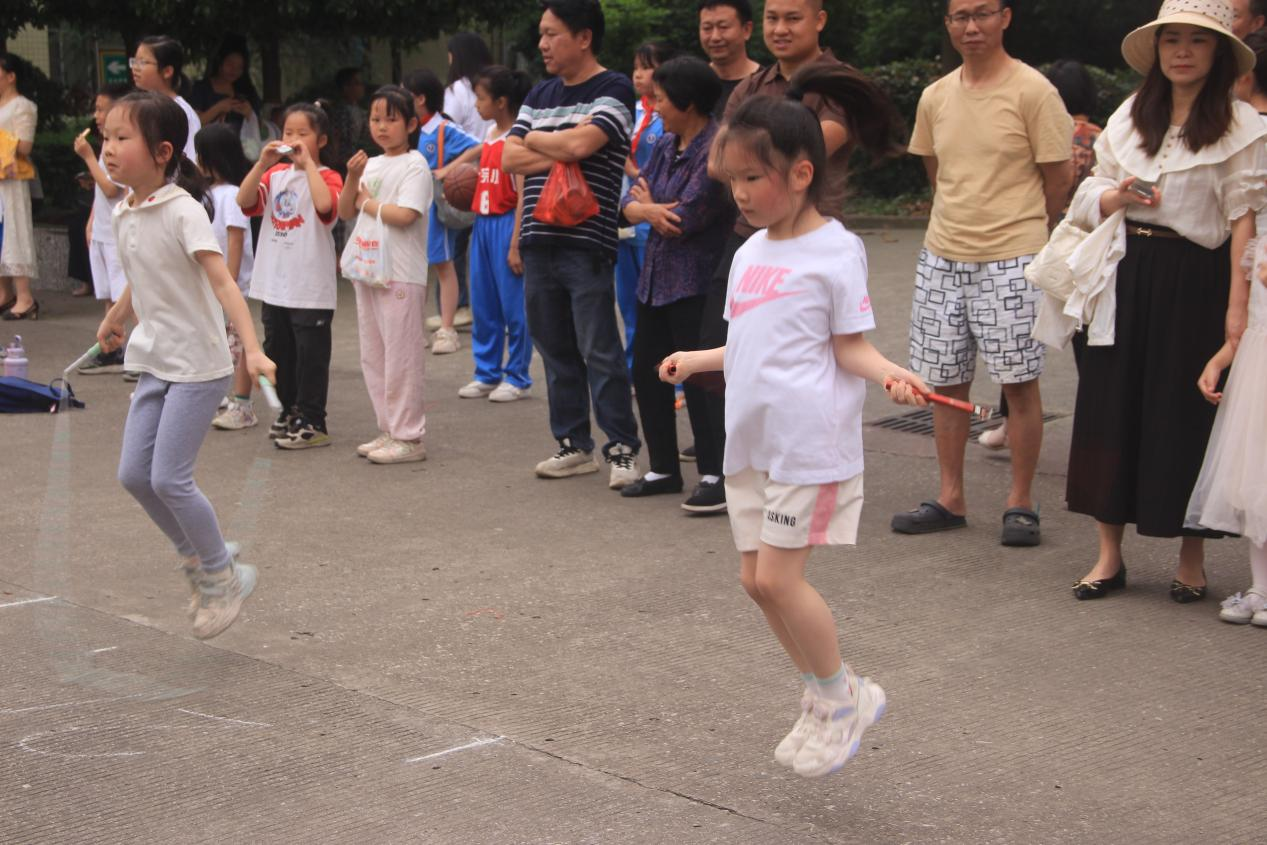 城區(qū)二小第四屆體育節(jié)圓滿落幕：用運動點亮童年