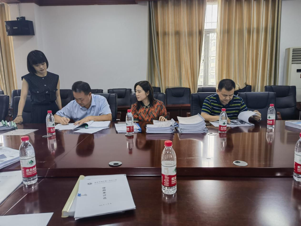 城區(qū)二小迎接宋家塘街道中心學校期末檢查考核