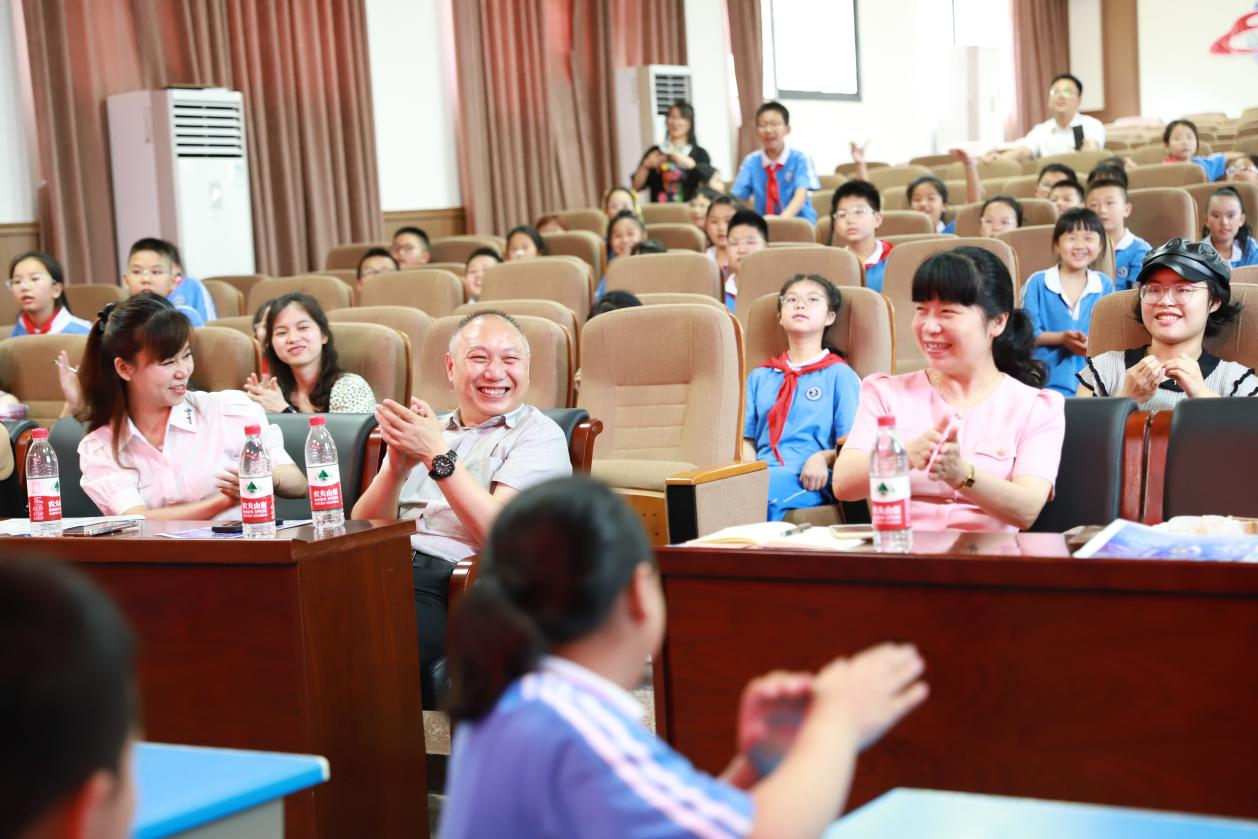 書香二小的成長：你聽，夜空的星星會(huì)唱歌！