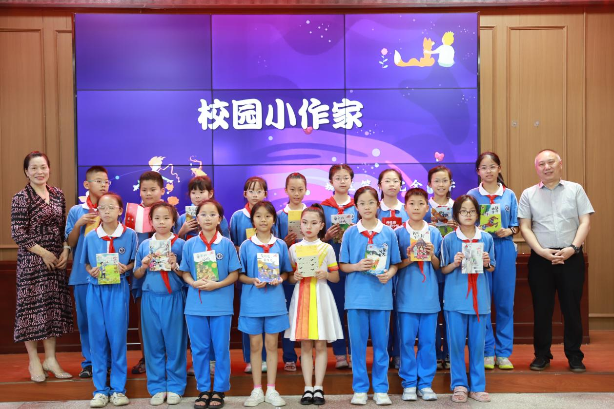 書香二小的成長：你聽，夜空的星星會(huì)唱歌！