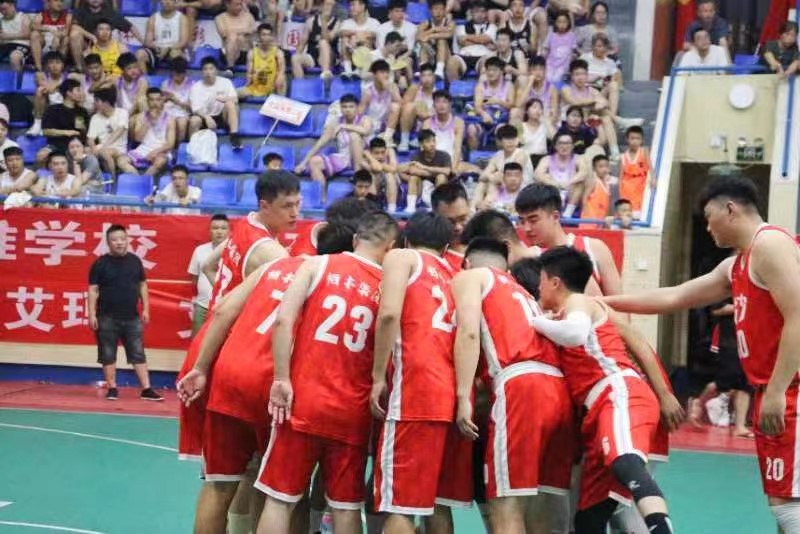 “體育燃情，青春筑夢(mèng)”