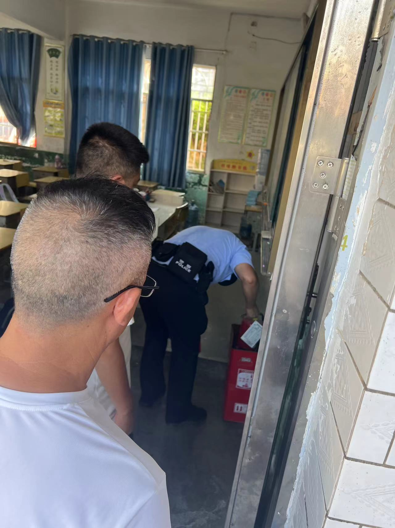 “警校聯(lián)動，共創(chuàng)平安校園