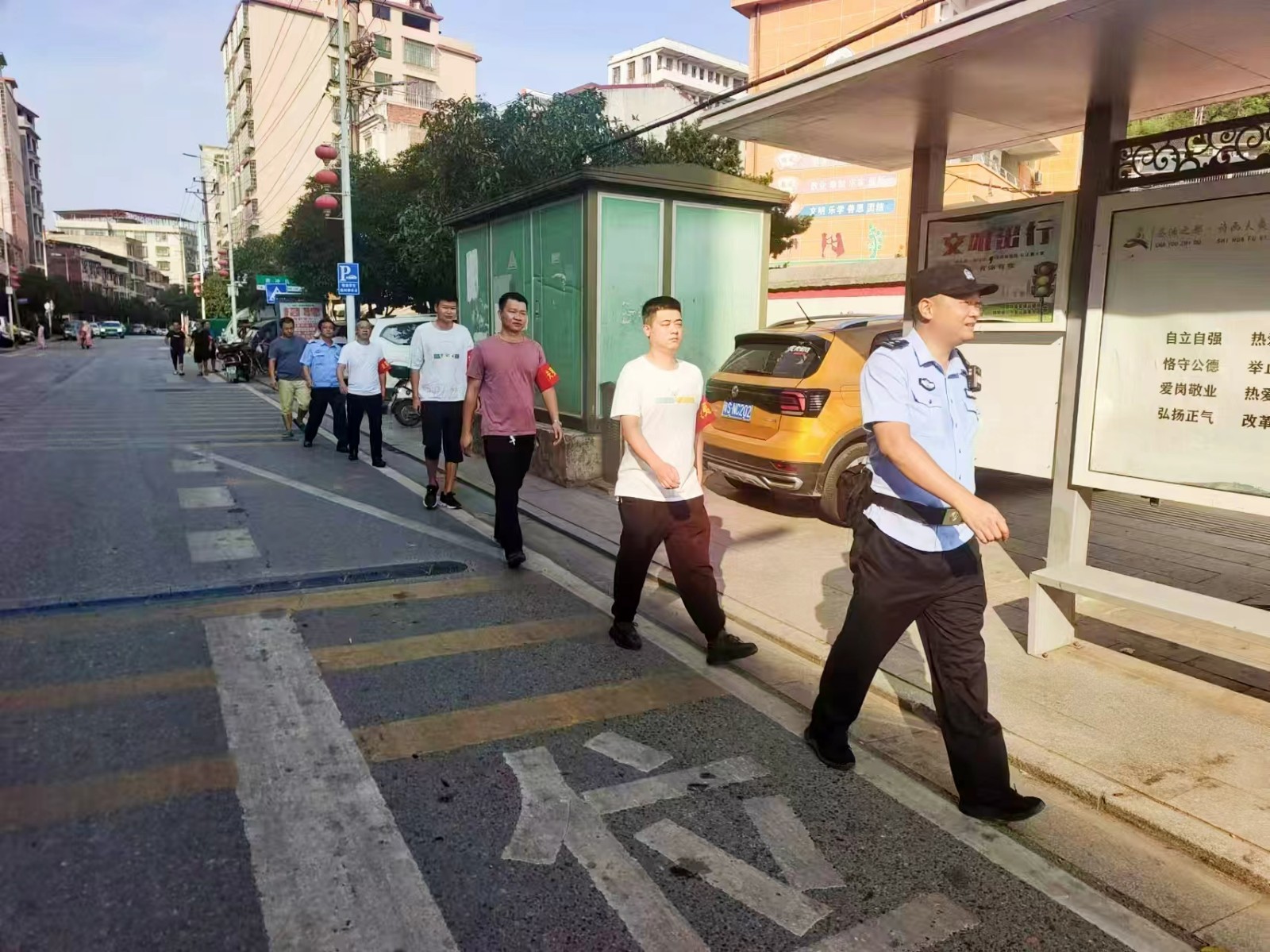 “警校聯(lián)動，共創(chuàng)平安校園