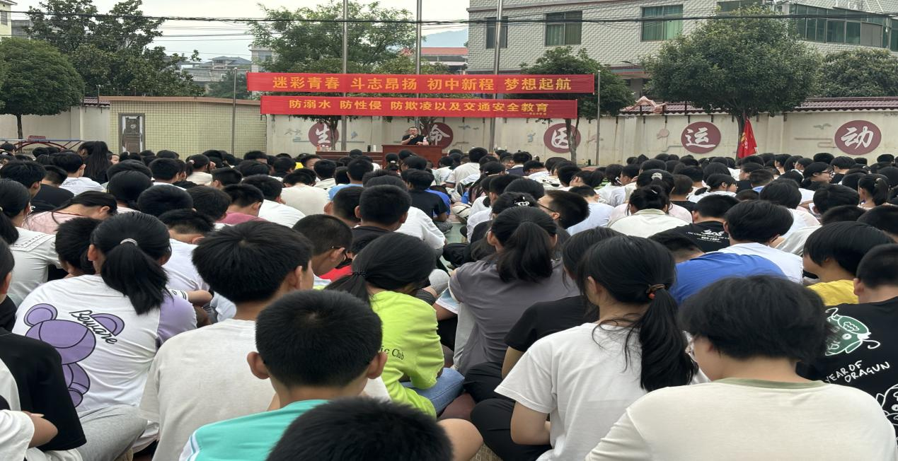 政法書記進(jìn)校園，法制教育潤心田