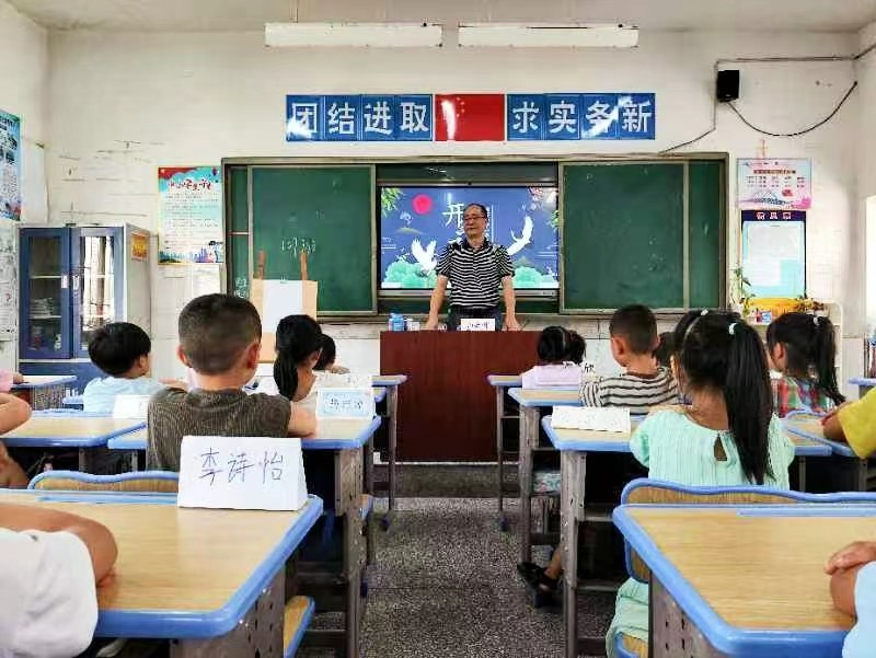 朱砂啟智開筆破蒙，北塔小學(xué)新生開蒙禮綻放光彩