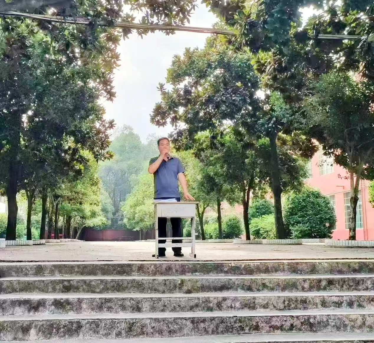 下花橋鎮(zhèn)中心完小新學(xué)期開(kāi)學(xué)典禮