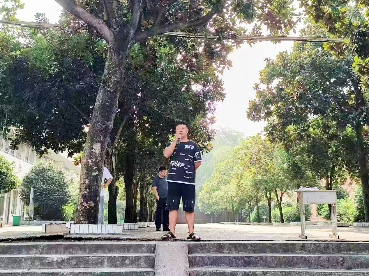 下花橋鎮(zhèn)中心完小新學(xué)期開(kāi)學(xué)典禮