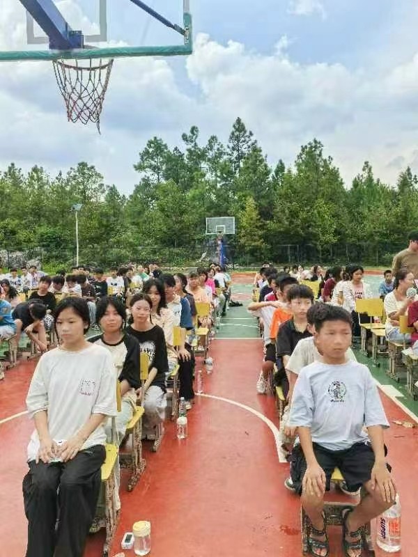 河伯中學(xué)開展“法治進(jìn)校園”