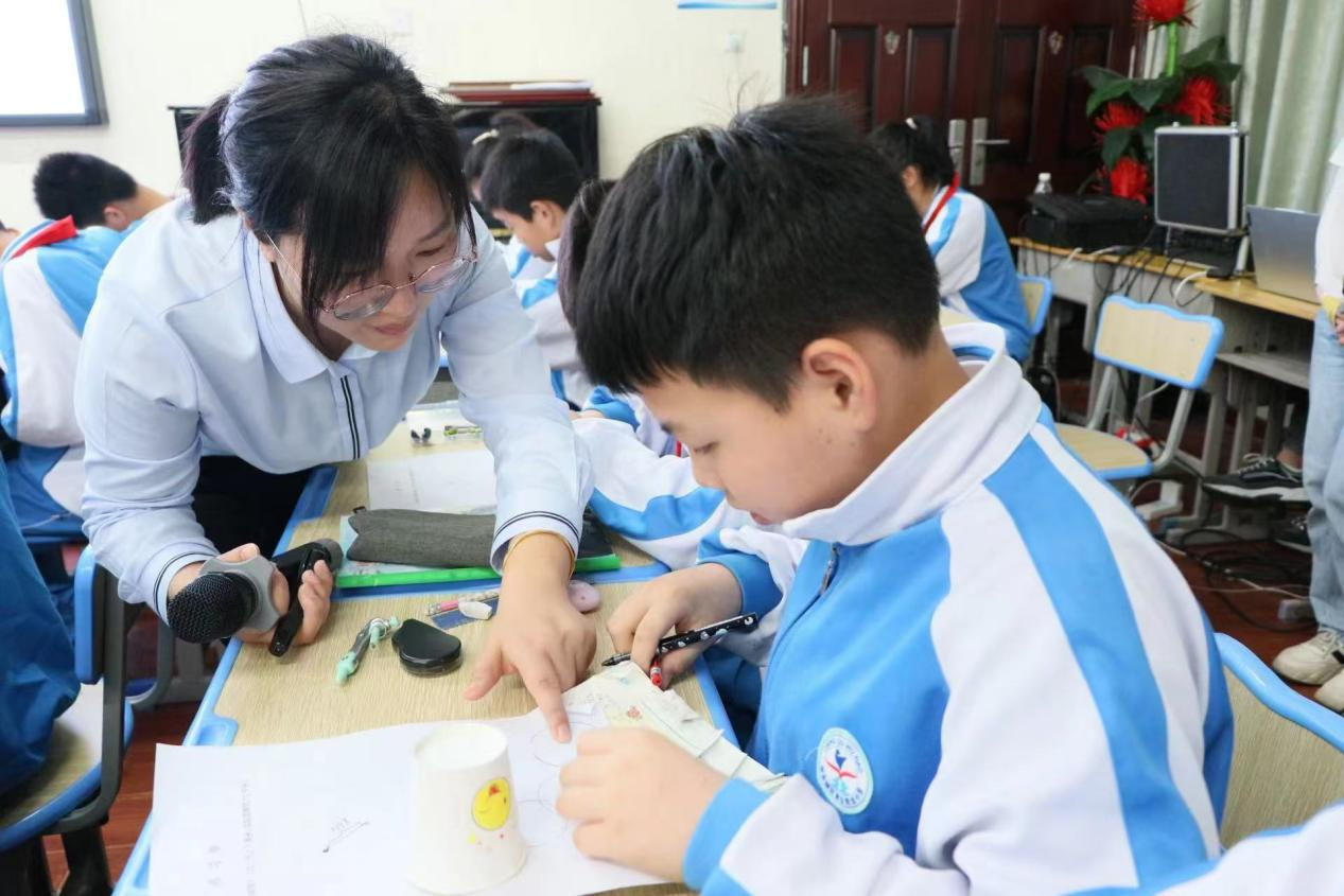 優(yōu)秀班主任：張紫萍:用“心”對待學(xué)生