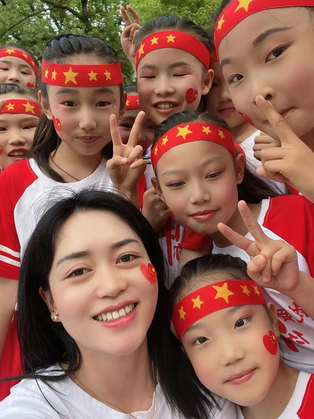 仰望星空   腳踏實(shí)地