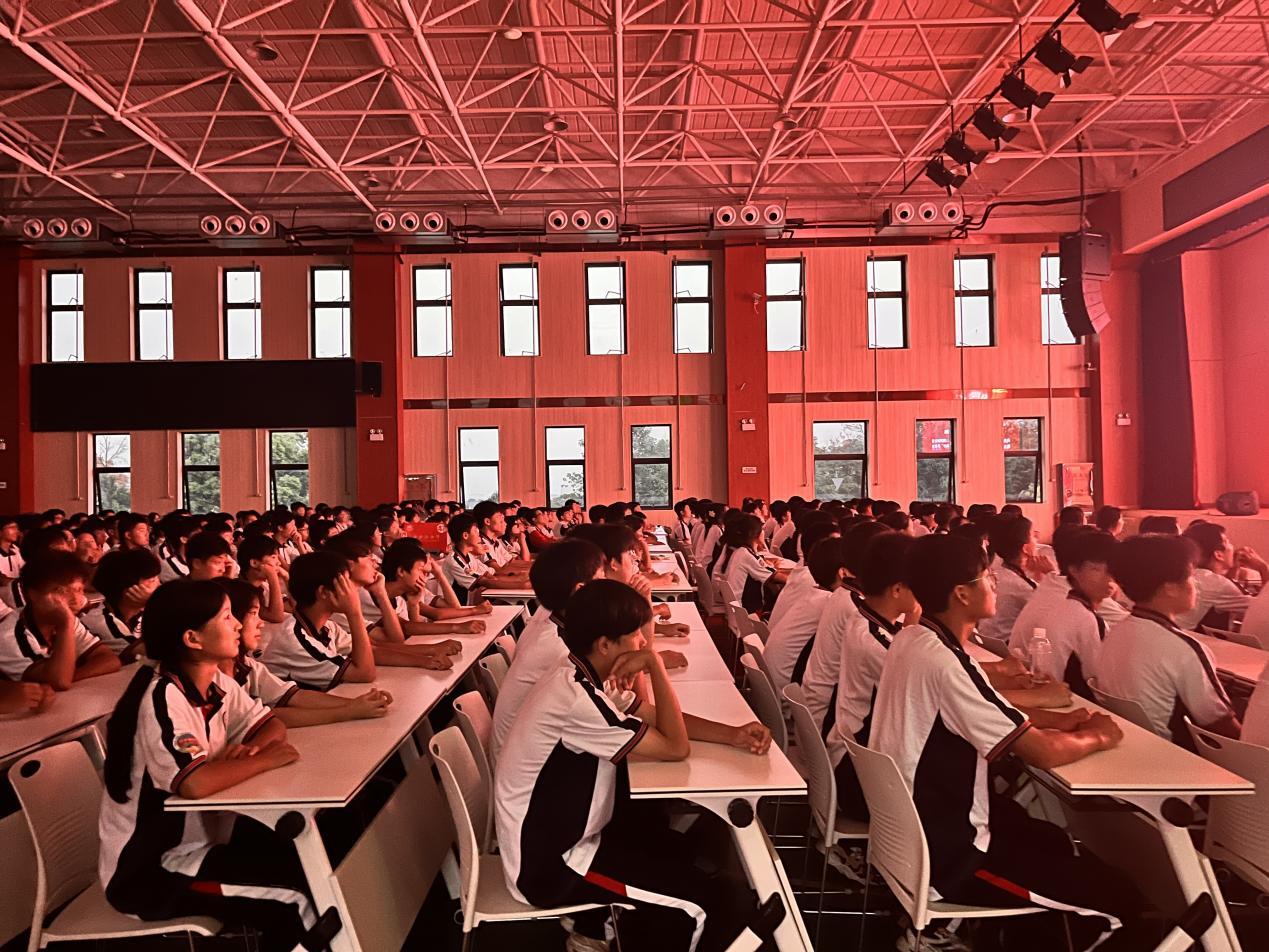 把課堂搬進(jìn)紅色熱土