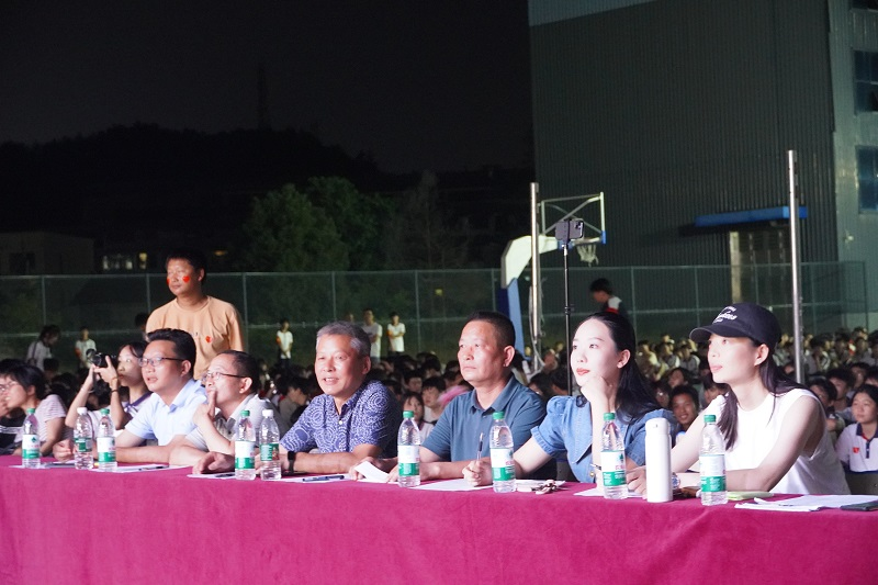 唱響紅歌，共慶華誕