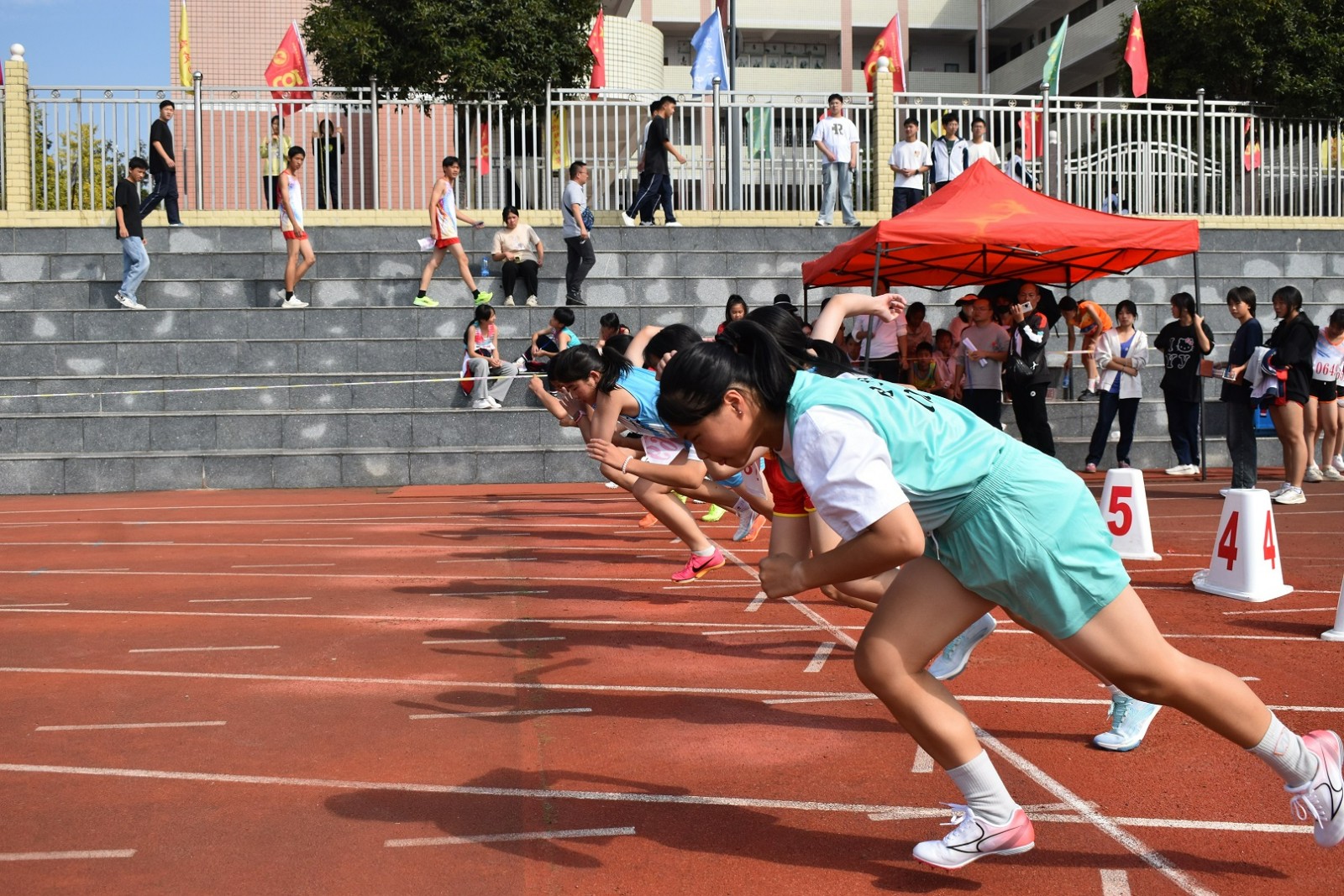 隆回縣2024年中小學(xué)生田徑運(yùn)動會圓滿落幕