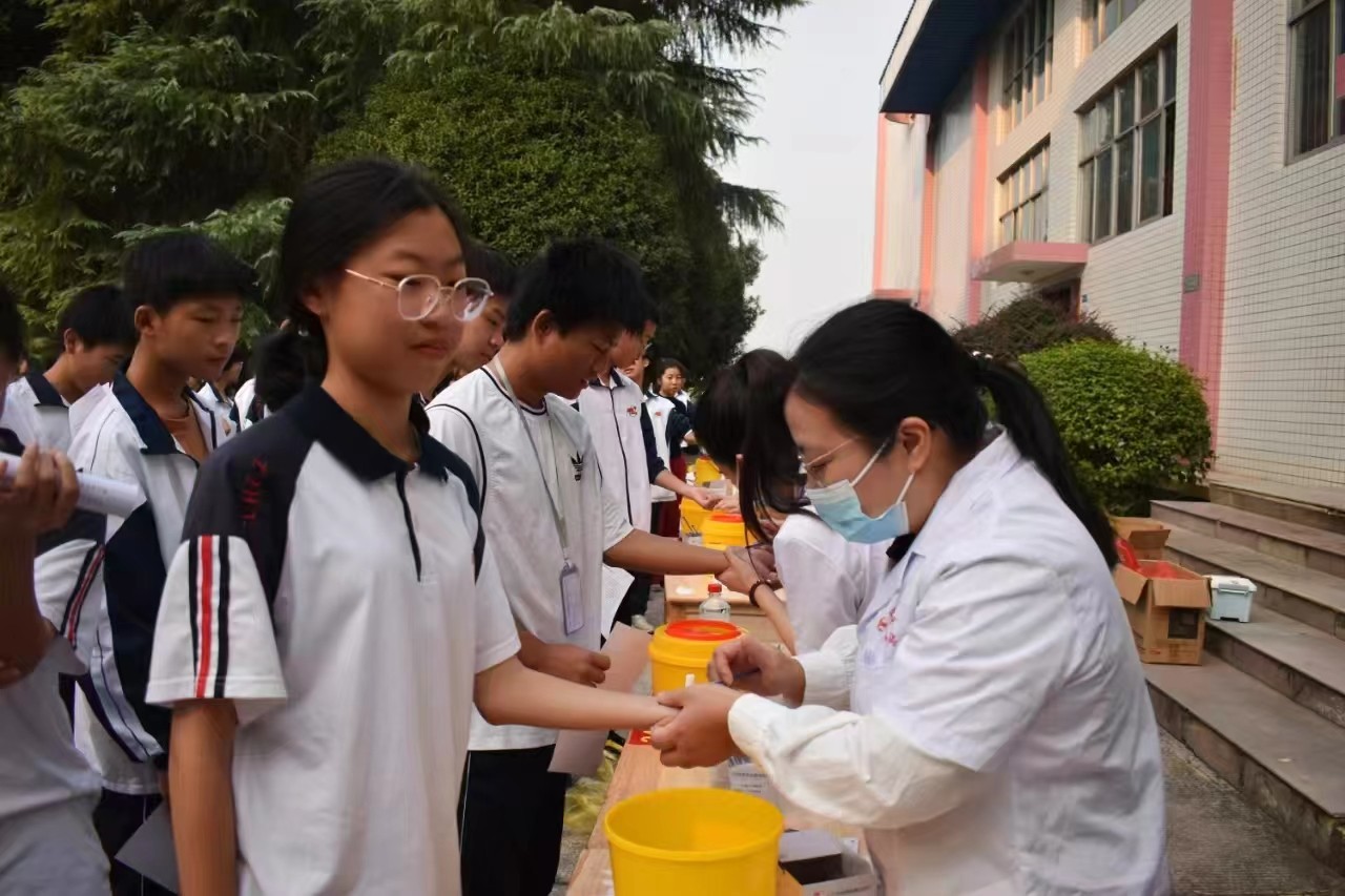 隆回二中：師生全體進行結核病篩查