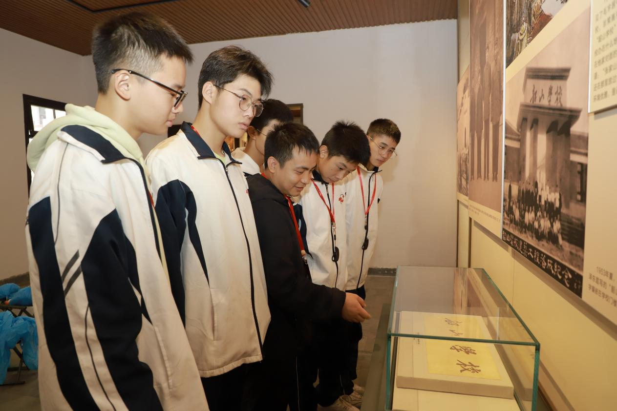 隆回二中全員參與“我的韶山行”紅色研學(xué)