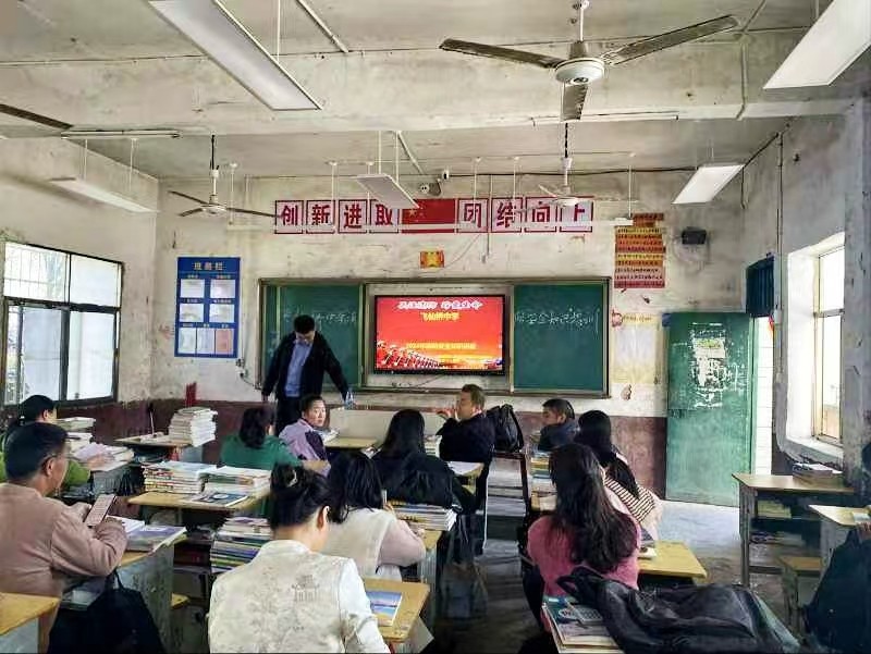 飛仙橋中學(xué)消防安全知識(shí)培訓(xùn)紀(jì)實(shí)