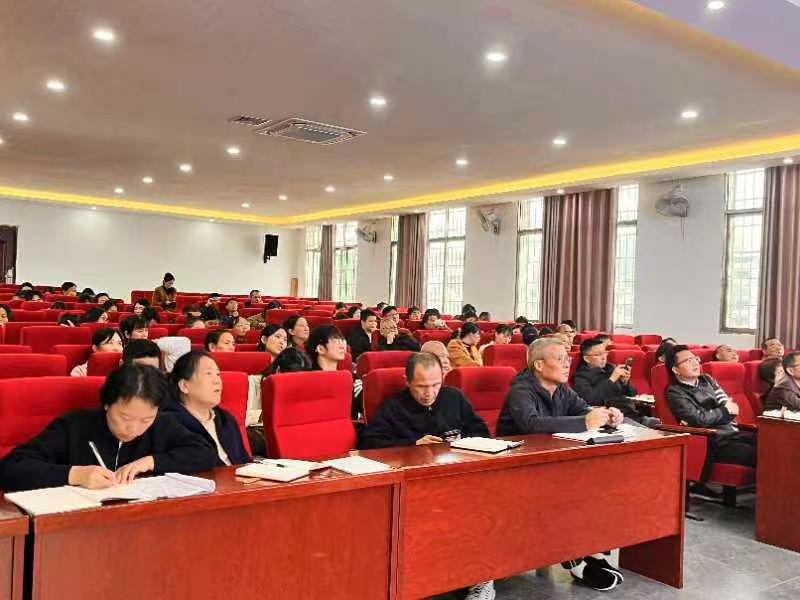 凝心聚力共研討，卯足干勁備高考