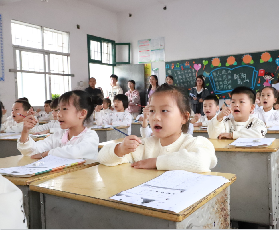 城區(qū)二小舉行一年級常規(guī)展示活動(dòng)