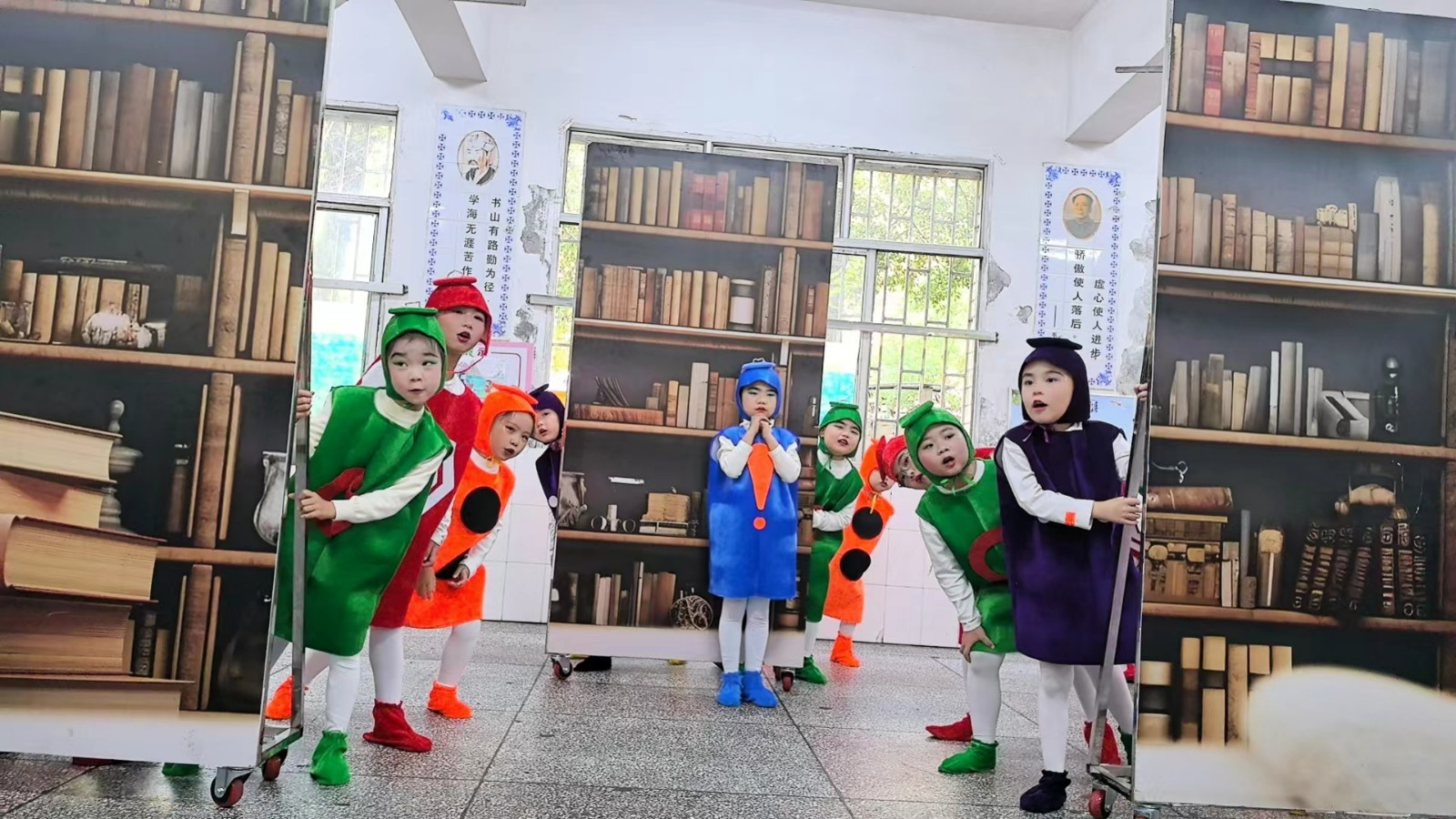 城區(qū)二小課本劇表演：二小娃以劇會友，共繪童年夢