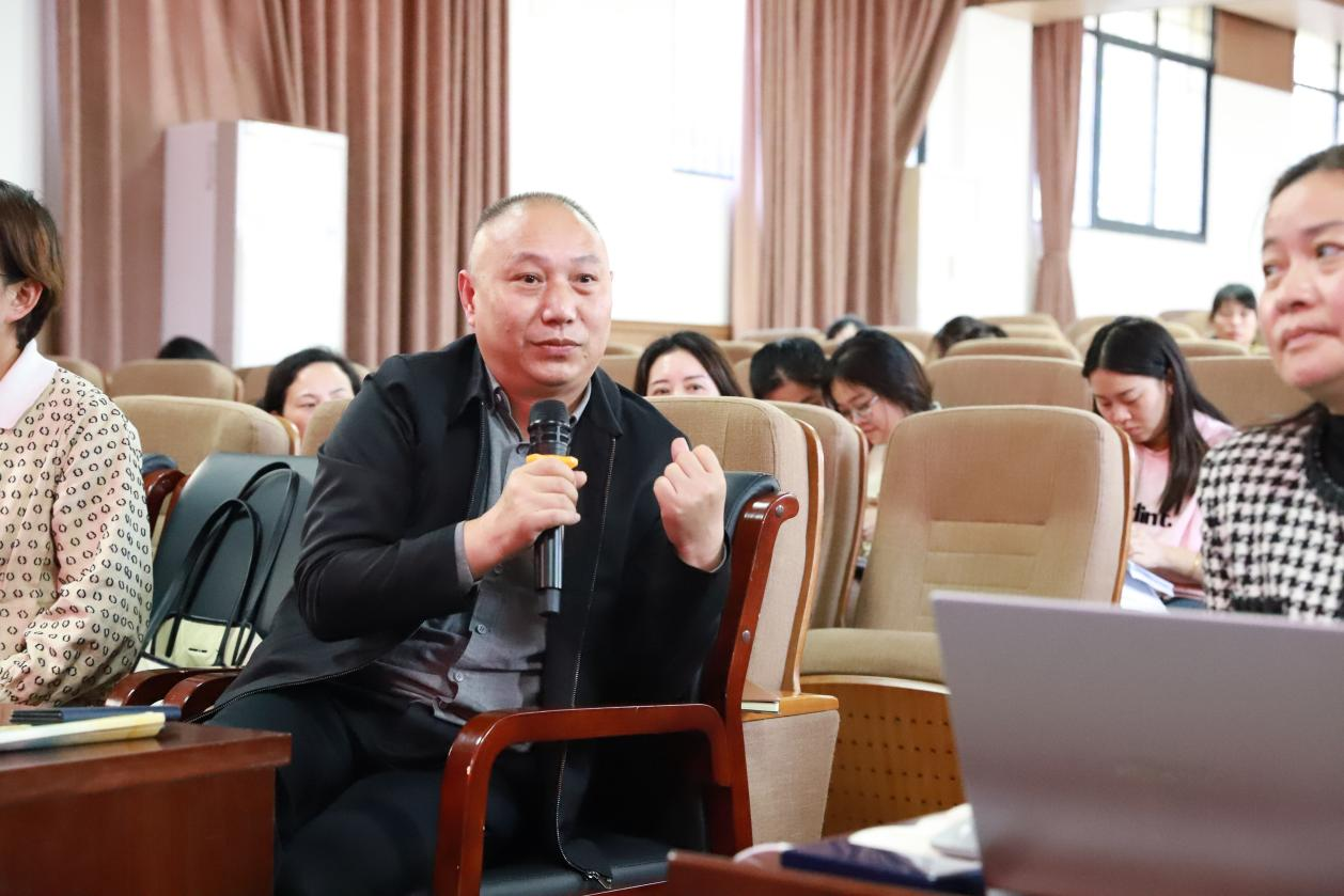 城區(qū)二小舉行“國(guó)培計(jì)劃（2024）”邵東市主題式校本研修項(xiàng)目中期視導(dǎo)