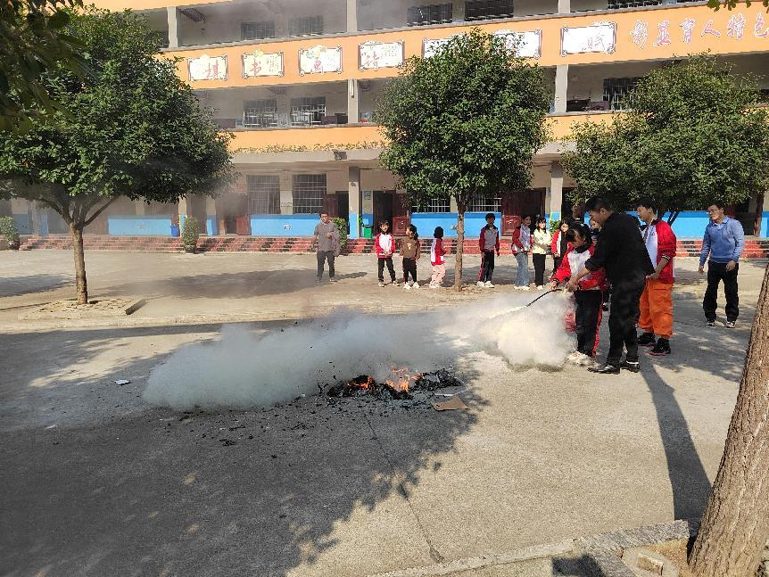 以“練”筑防 防患未“燃”