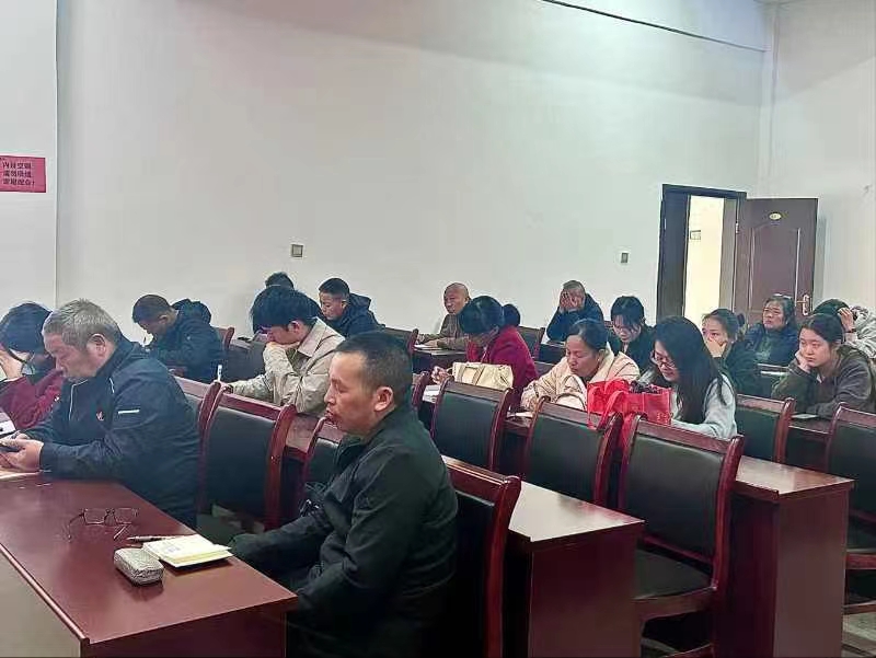 七里山中心學(xué)校校本研修開班：聚焦成長(zhǎng)，點(diǎn)亮教育新征程