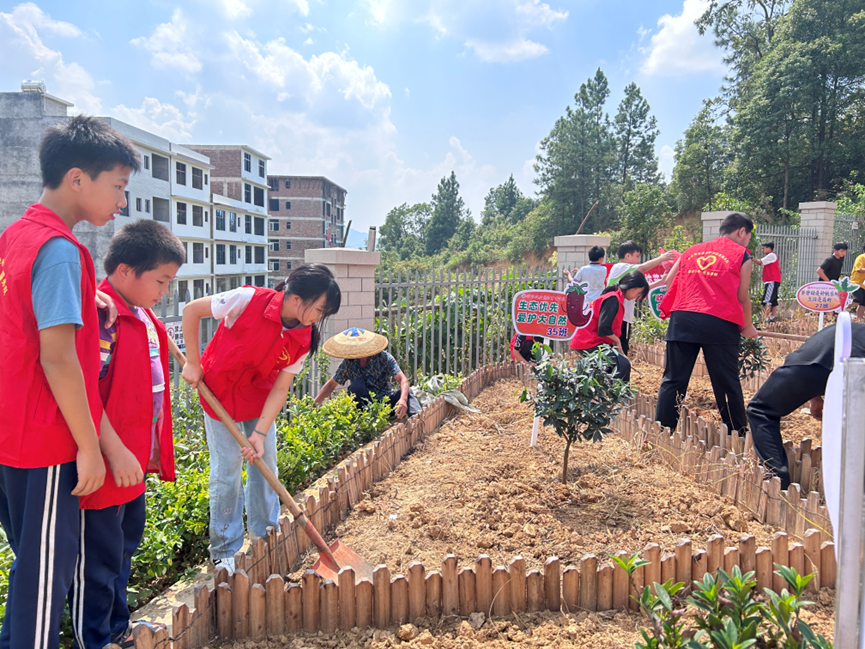 “勞”以強(qiáng)體 “動(dòng)”以潤(rùn)心