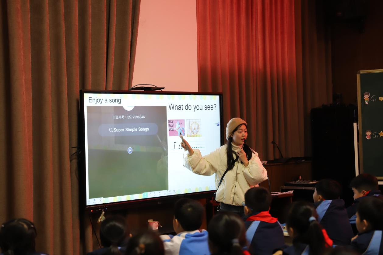 城區(qū)二小舉行“國(guó)培計(jì)劃（2024）”主題式校本研修“壹課堂”英語(yǔ)詞匯課教學(xué)比賽