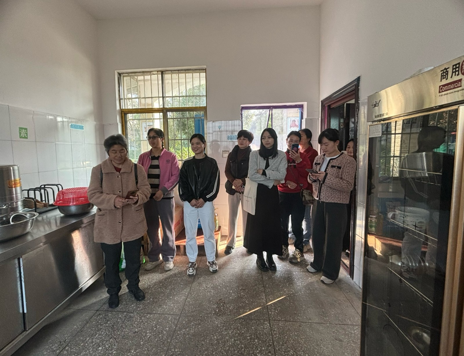 “關(guān)注幼兒飲食，共筑健康成長(zhǎng)”