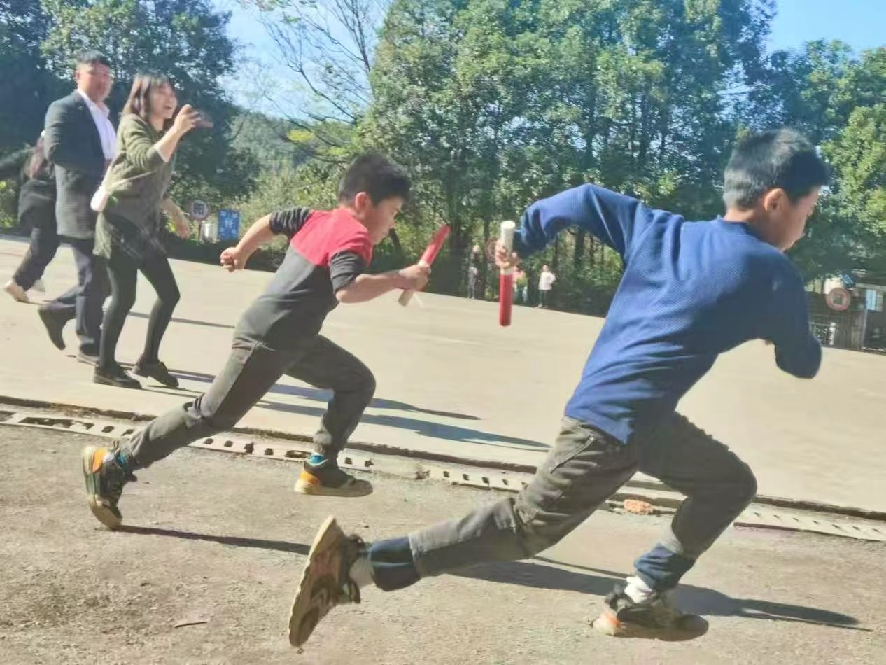 下花橋鎮(zhèn)中心完全小學：冬日伴暖陽 運動添風采