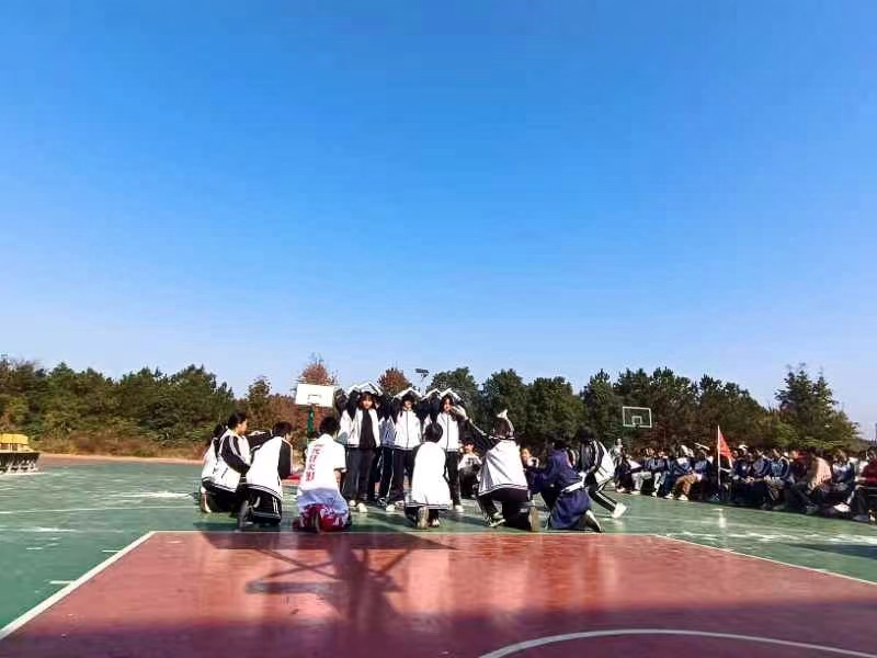 雙江中學(xué)冬季運(yùn)動(dòng)會(huì)盛大開幕