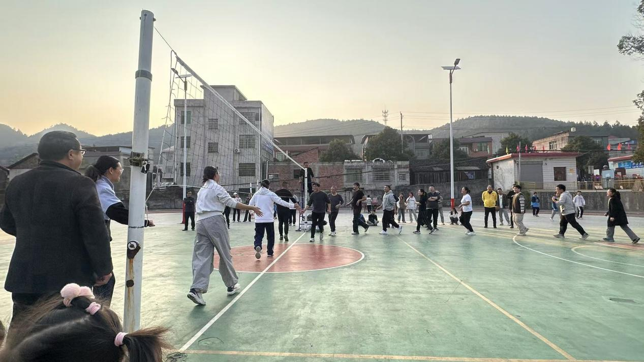 新寧縣第五中學(xué)與一渡水中心校開展清廉校園共建交流會