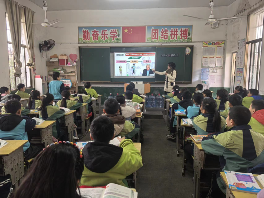 塘渡口鎮(zhèn)第二完全小學(xué)開展校本研修集體備課