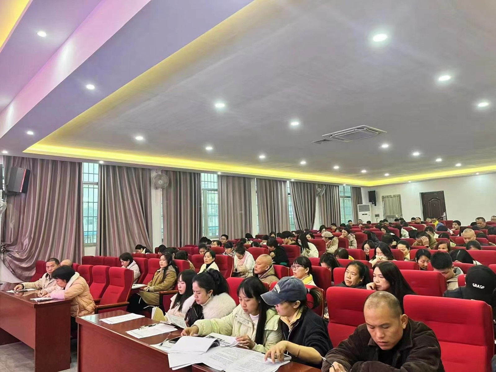 打造“金課”，培塑“金師”，培育“金才”